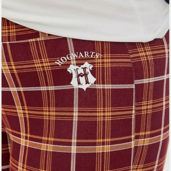 Harry Potter Hogwarts red plaid leggings - Picture 4 of 5